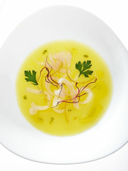 Crudo-di-seppia-marinata-al-cedro-con-crema-di-patate-allo-zafferano post